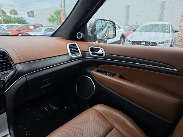 Used 2020 Jeep Grand Cherokee Summit AWD/4WD image 10
