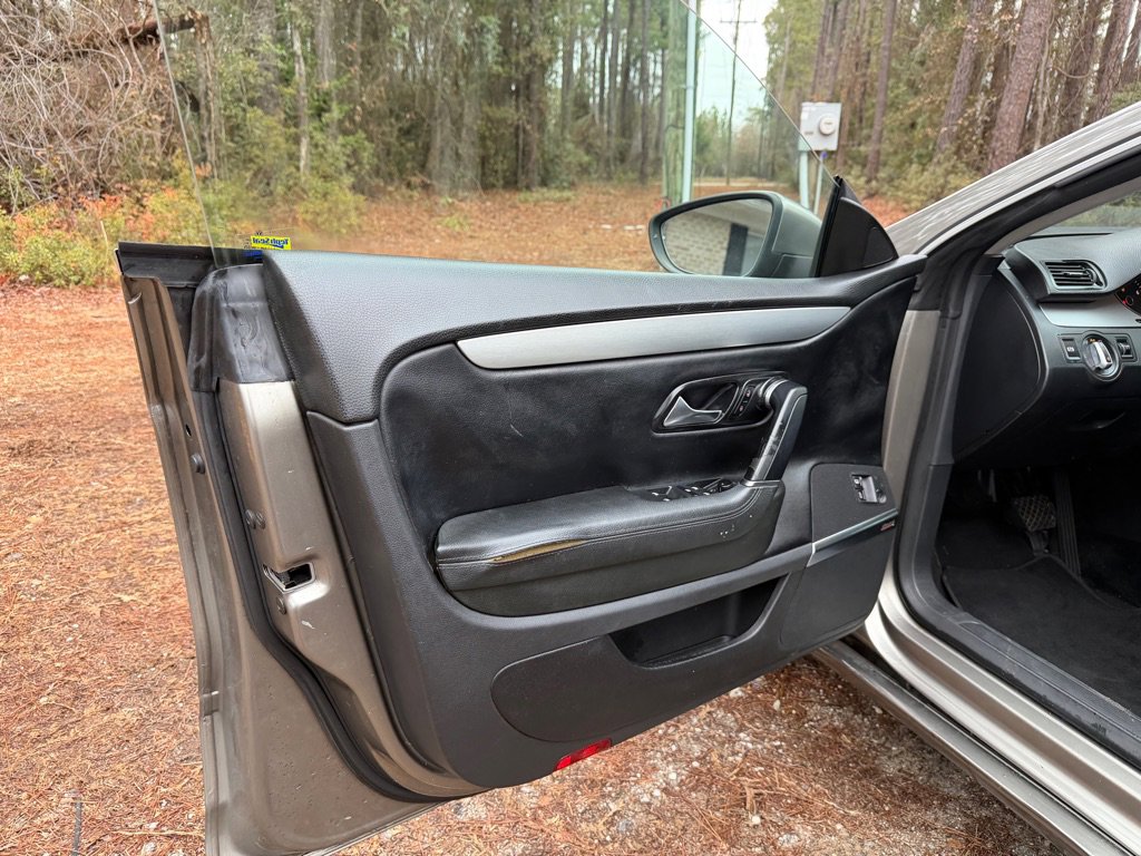 Used 2010 Volkswagen CC Sport image 16