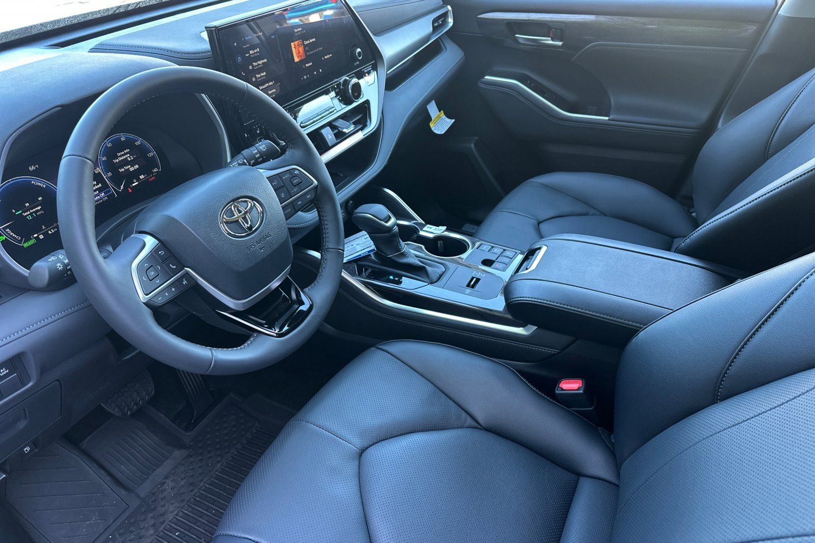 New 2026 Toyota Highlander Limited AWD/4WD image 9