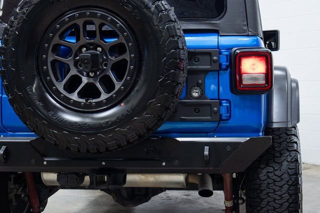 Used 2022 Jeep Wrangler Unlimited Rubicon w/ Xtreme Recon 35" Tire Package image 10