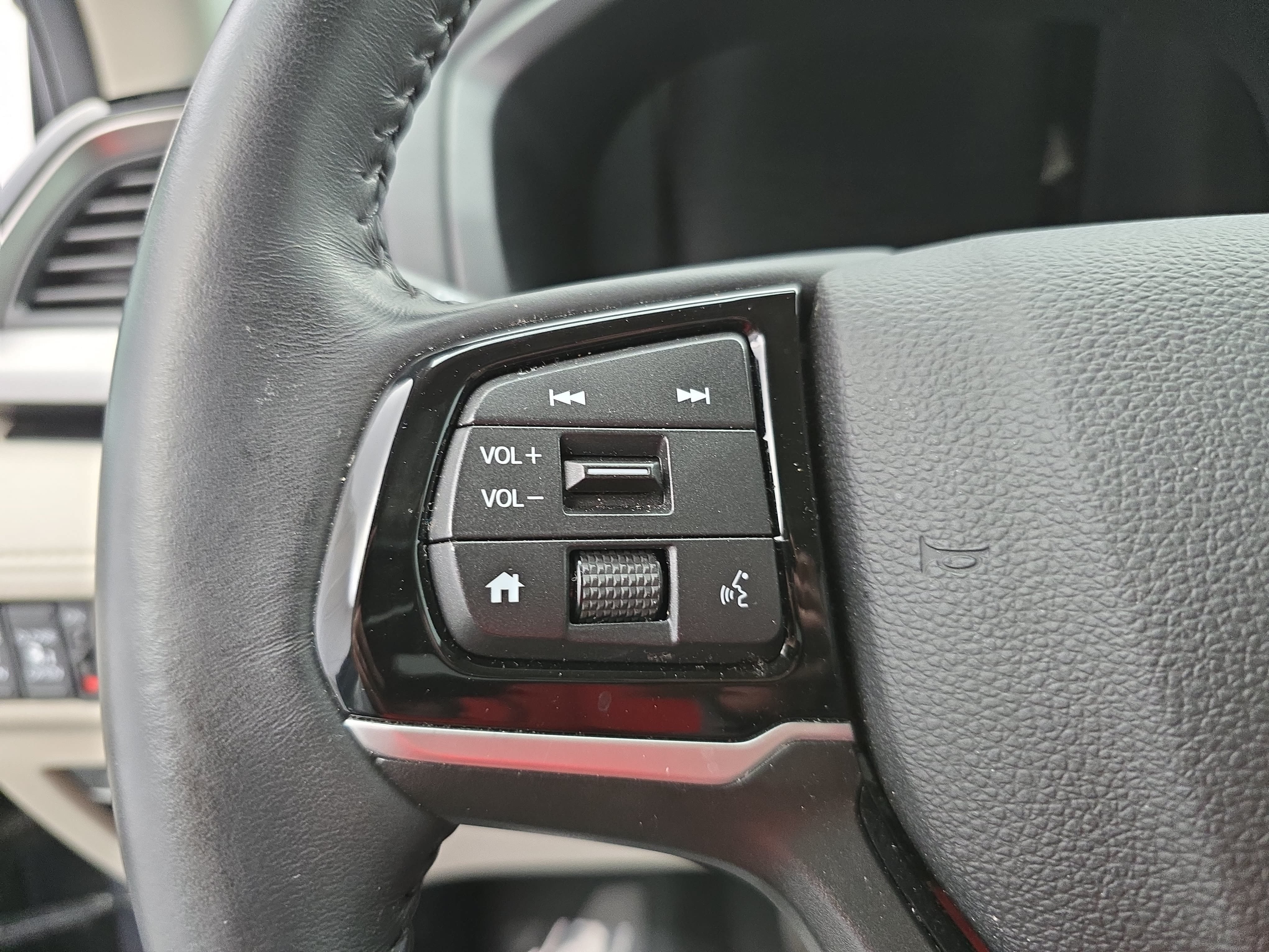 Certified 2025 Honda Odyssey Touring image 18