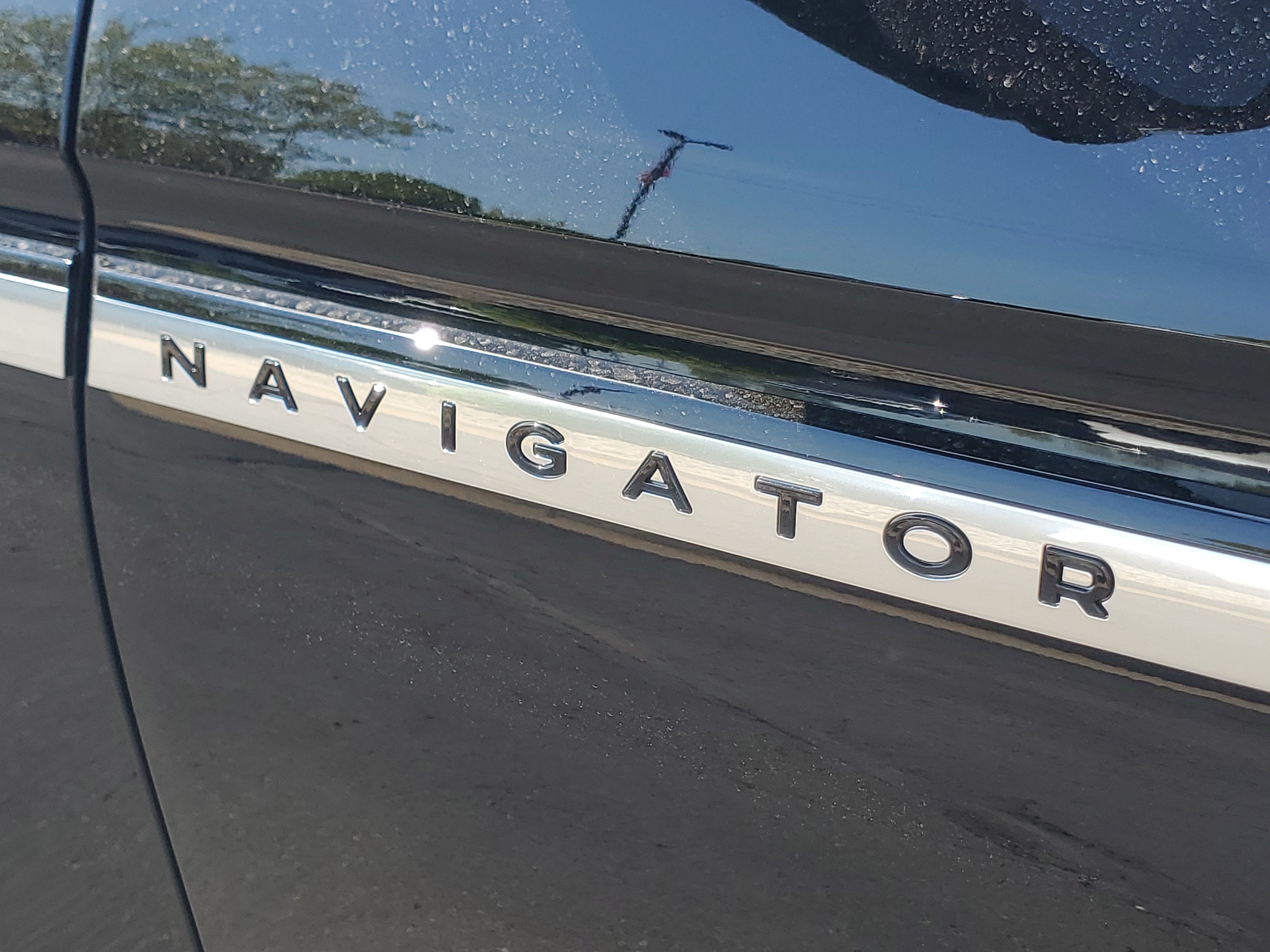 New 2026 Lincoln Navigator Reserve AWD/4WD image 7