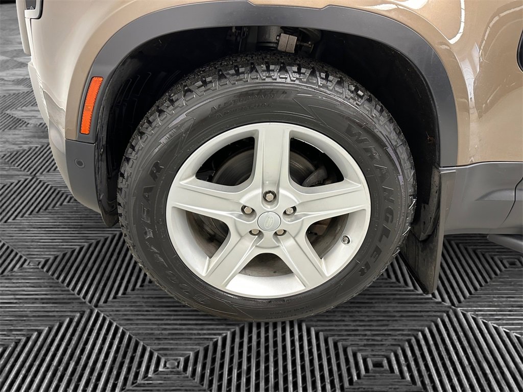 Used 2020 Land Rover Defender 110 SE image 14