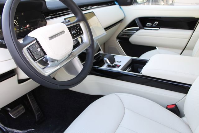 New 2026 Land Rover Range Rover Long Wheelbase SE image 11