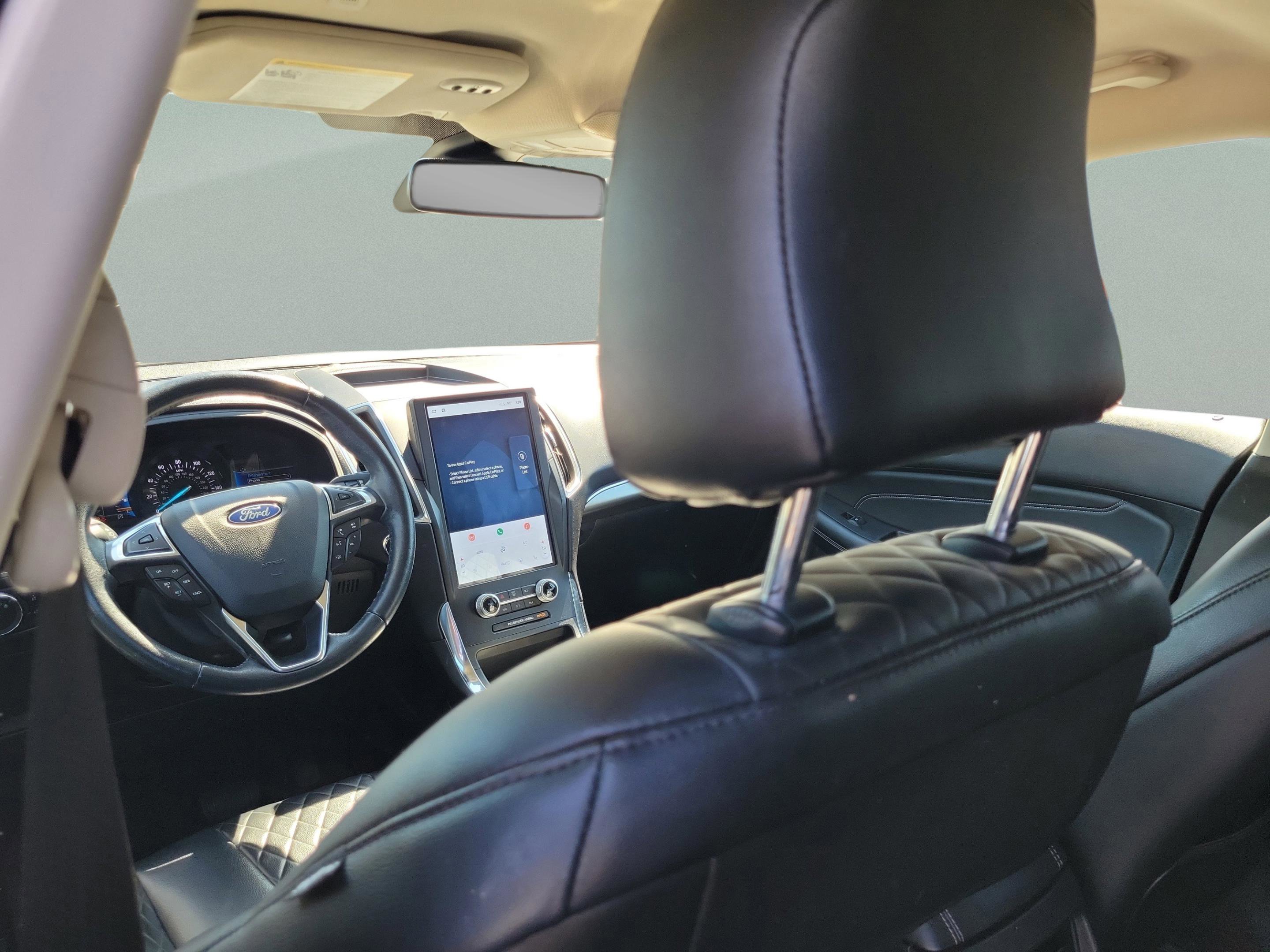 Used 2023 Ford Edge Titanium image 10