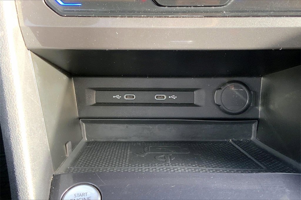 Used 2022 Volkswagen Tiguan SE image 31