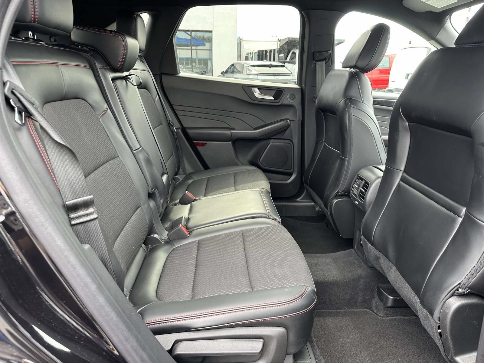 Used 2024 Ford Escape ST-Line Select w/ Tech Pack #2 AWD/4WD image 28