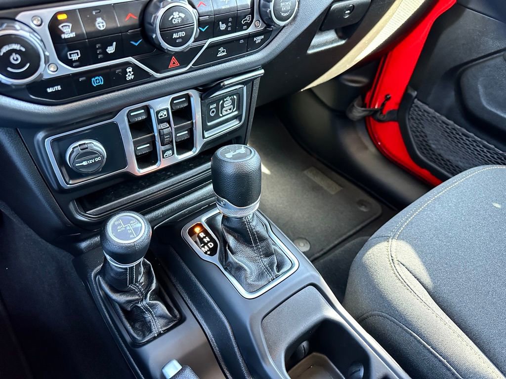 Used 2025 Jeep Wrangler Unlimited Sahara image 20