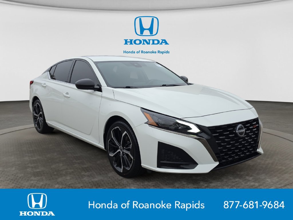 Used 2023 Nissan Altima 2.5 SR FWD image 7