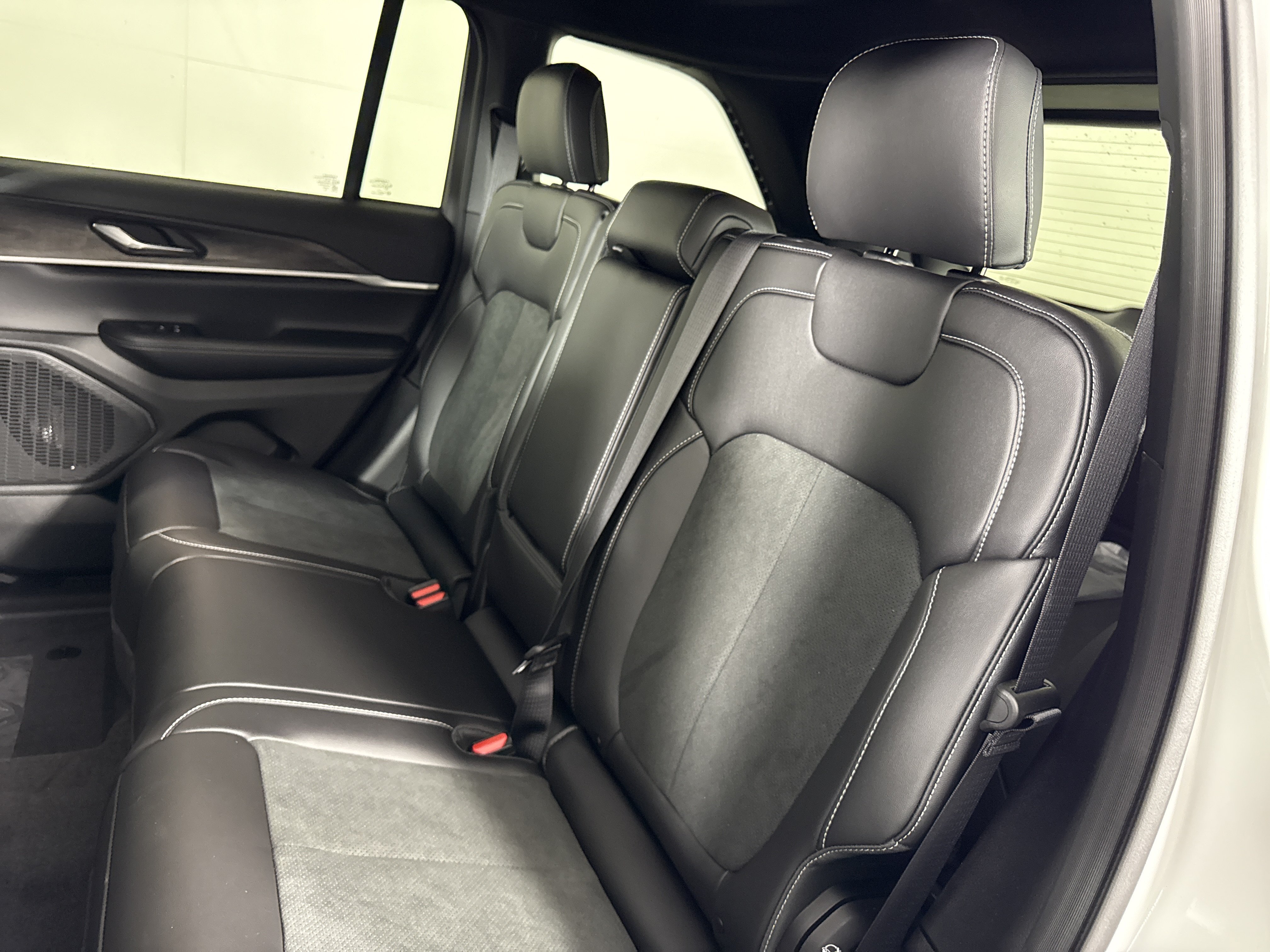 New 2026 Jeep Grand Cherokee Altitude AWD/4WD image 13