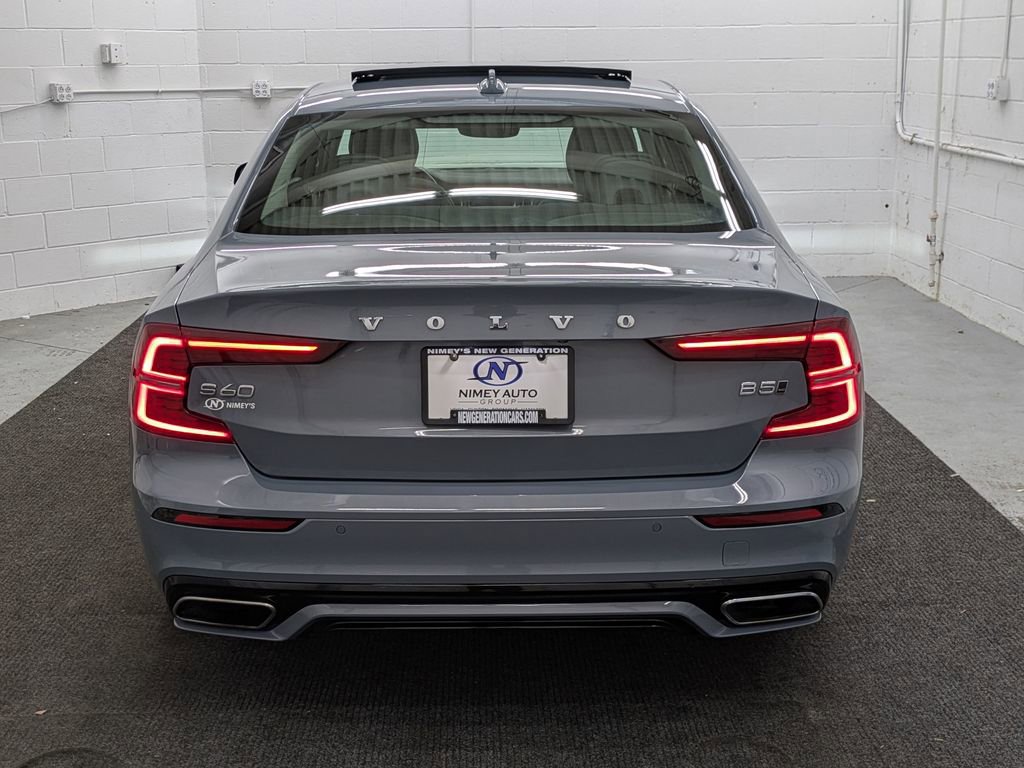 Used 2022 Volvo S60 B5 Momentum w/ Premium Package image 24