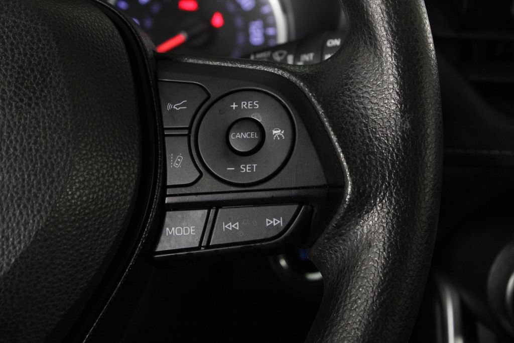 Used 2019 Toyota RAV4 XLE FWD image 27