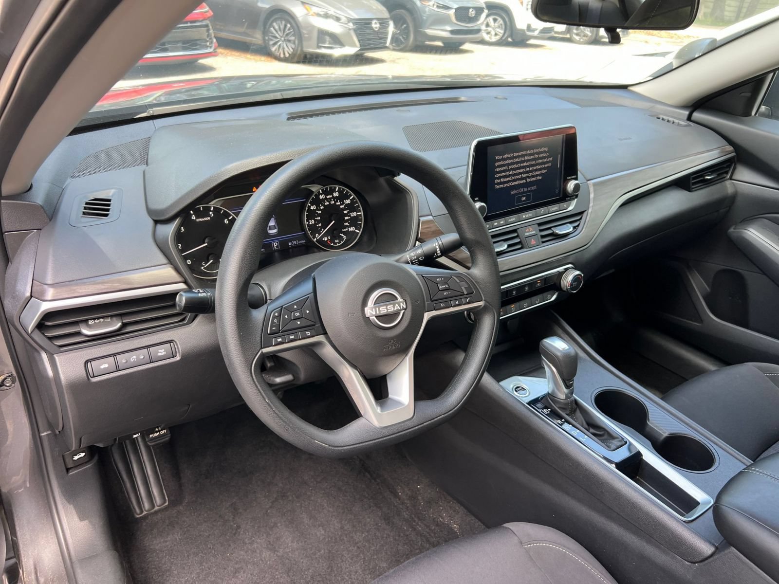 Used 2025 Nissan Altima 2.5 SV FWD image 34