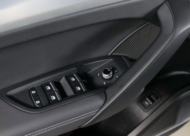 Certified 2025 Audi Q5 2.0T Premium Plus image 28