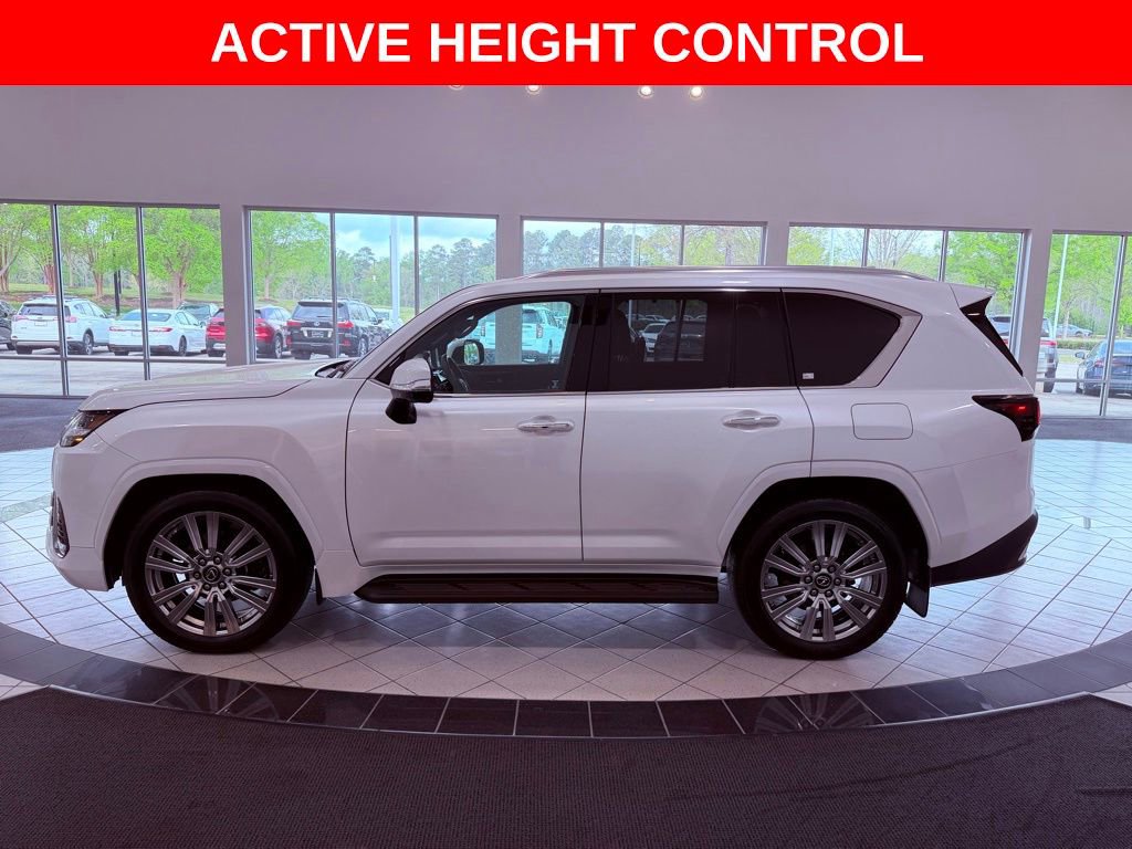 Used 2023 Lexus LX 600 4WD w/ Accessory Package (Z1) image 4