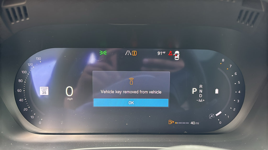 New 2027 Volvo XC60 B5 Plus AWD/4WD image 16