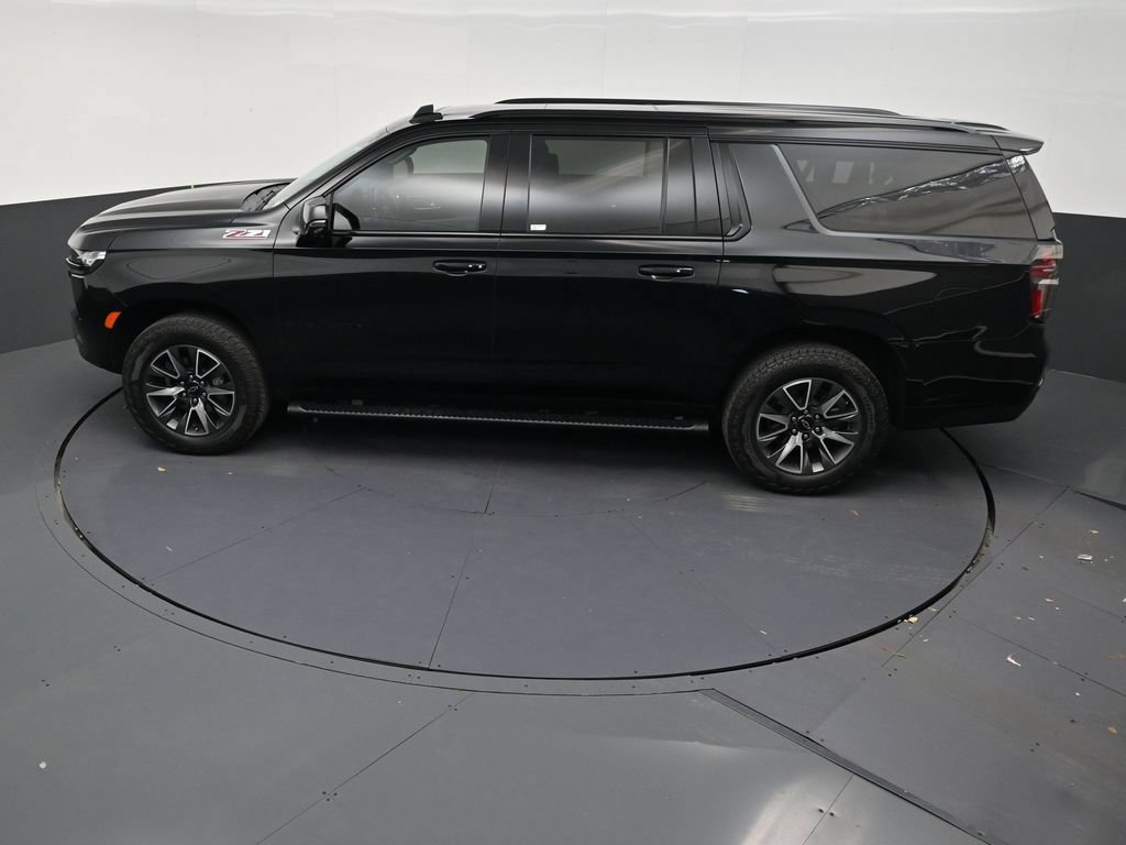 Used 2023 Chevrolet Suburban Z71 w/ Luxury Package AWD/4WD image 13