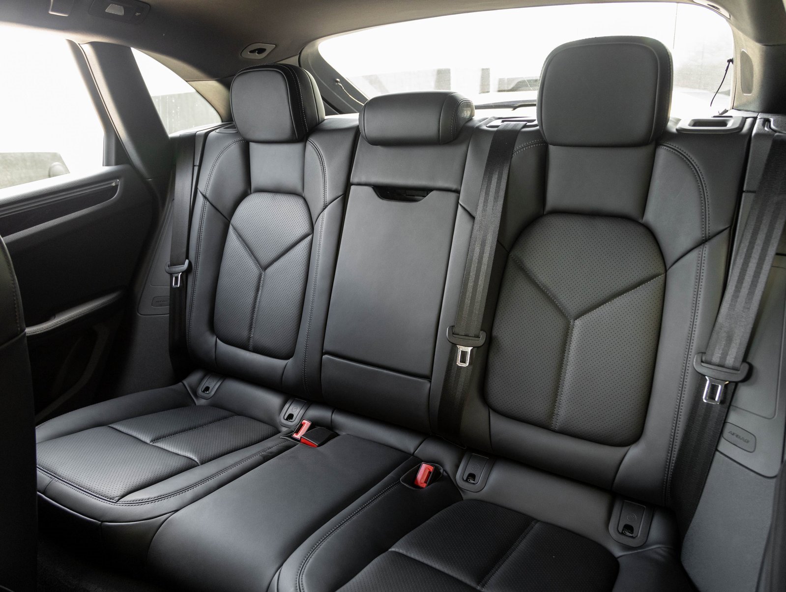 Certified 2025 Porsche Macan image 29