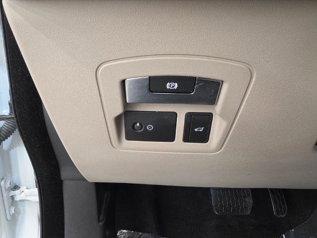 Used 2020 Land Rover Range Rover Velar S AWD/4WD image 14