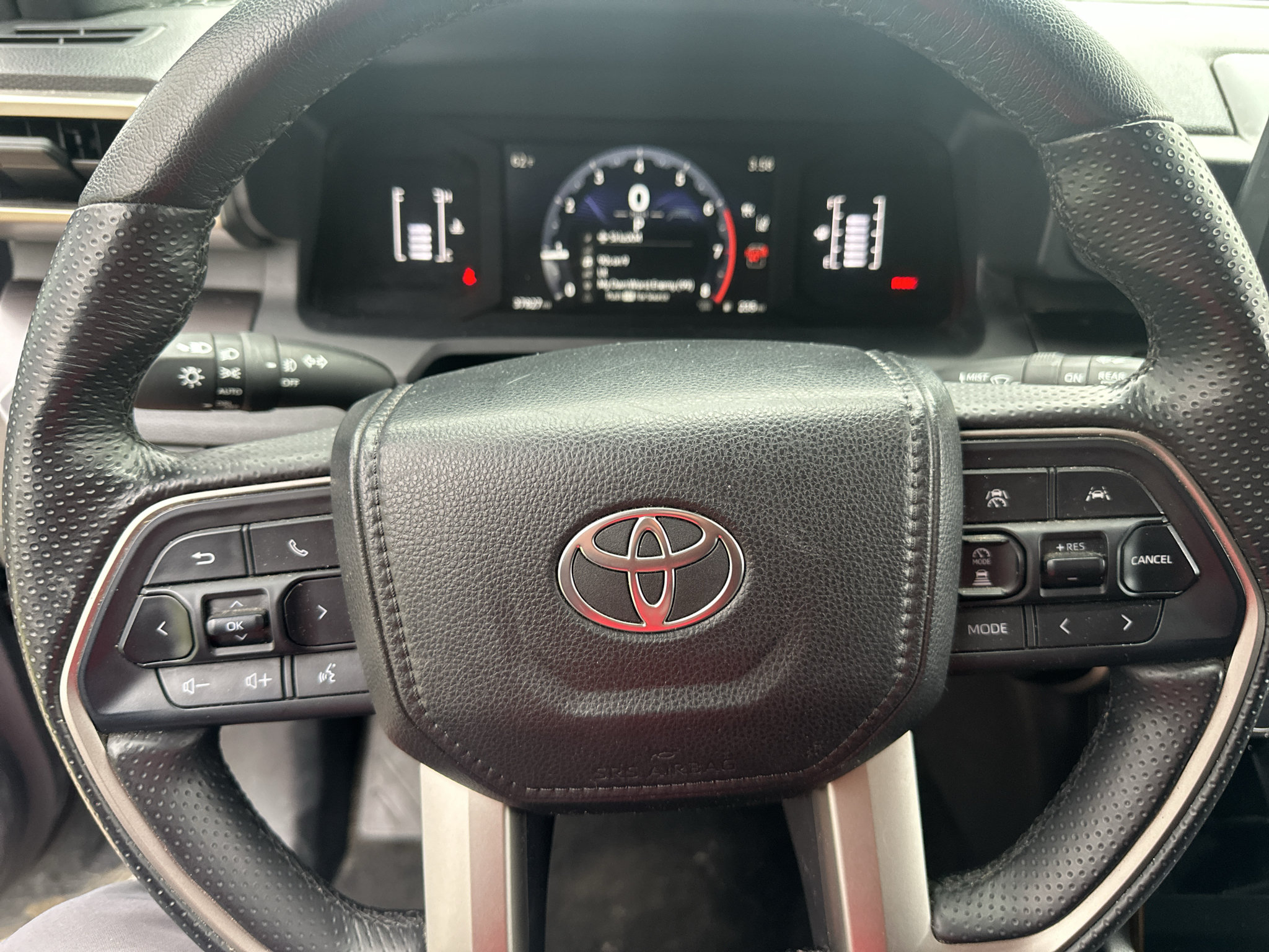 Used 2025 Toyota 4Runner SR5 AWD/4WD image 23