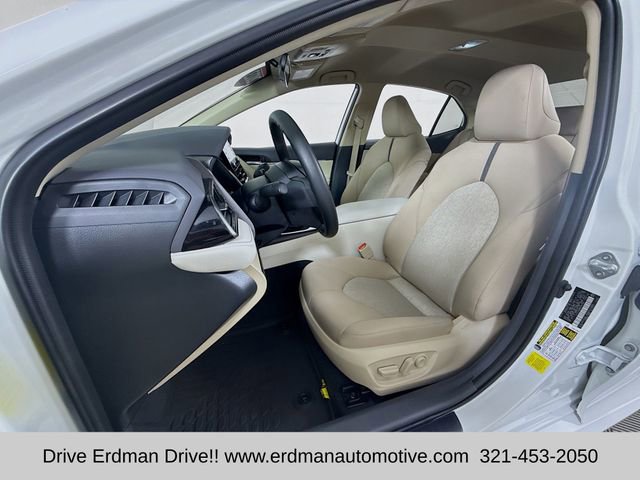 Used 2023 Toyota Camry LE image 5