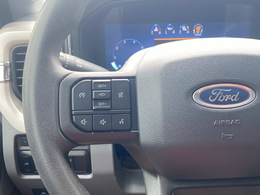 Used 2024 Ford F250 XLT w/ Black Appearance Package AWD/4WD image 32