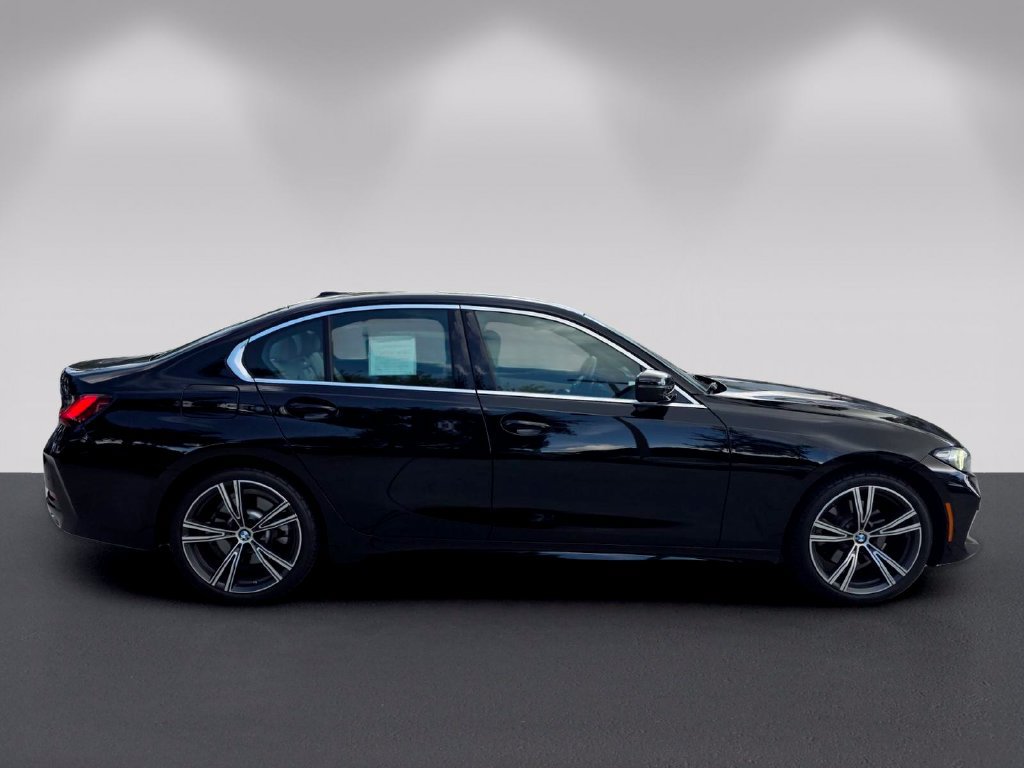 Certified 2024 BMW 330i Sedan w/ Convenience Package RWD image 3