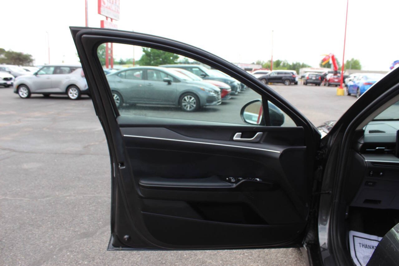 Used 2025 Kia K5 LXS FWD image 15