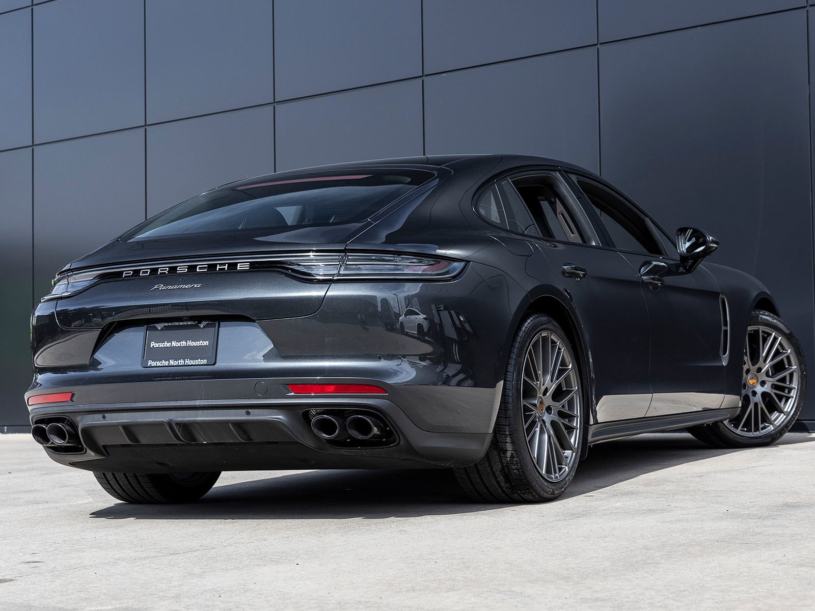 Certified 2023 Porsche Panamera Platinum Edition image 11