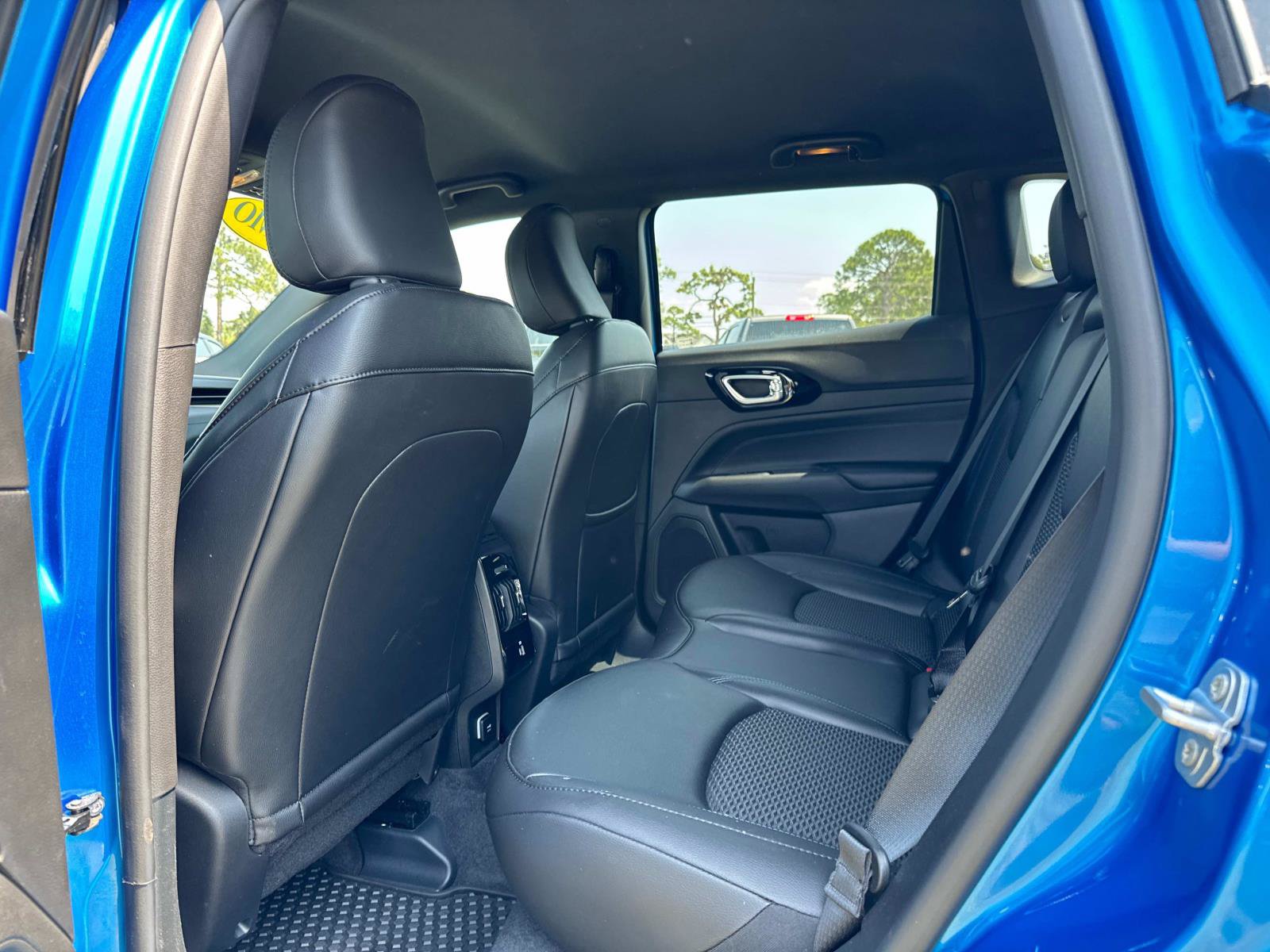 New 2026 Jeep Compass Latitude AWD/4WD image 15