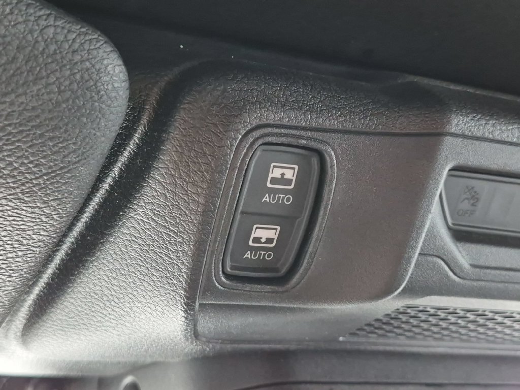 Used 2024 Jeep Wrangler Unlimited Sahara w/ Technology Group AWD/4WD image 16