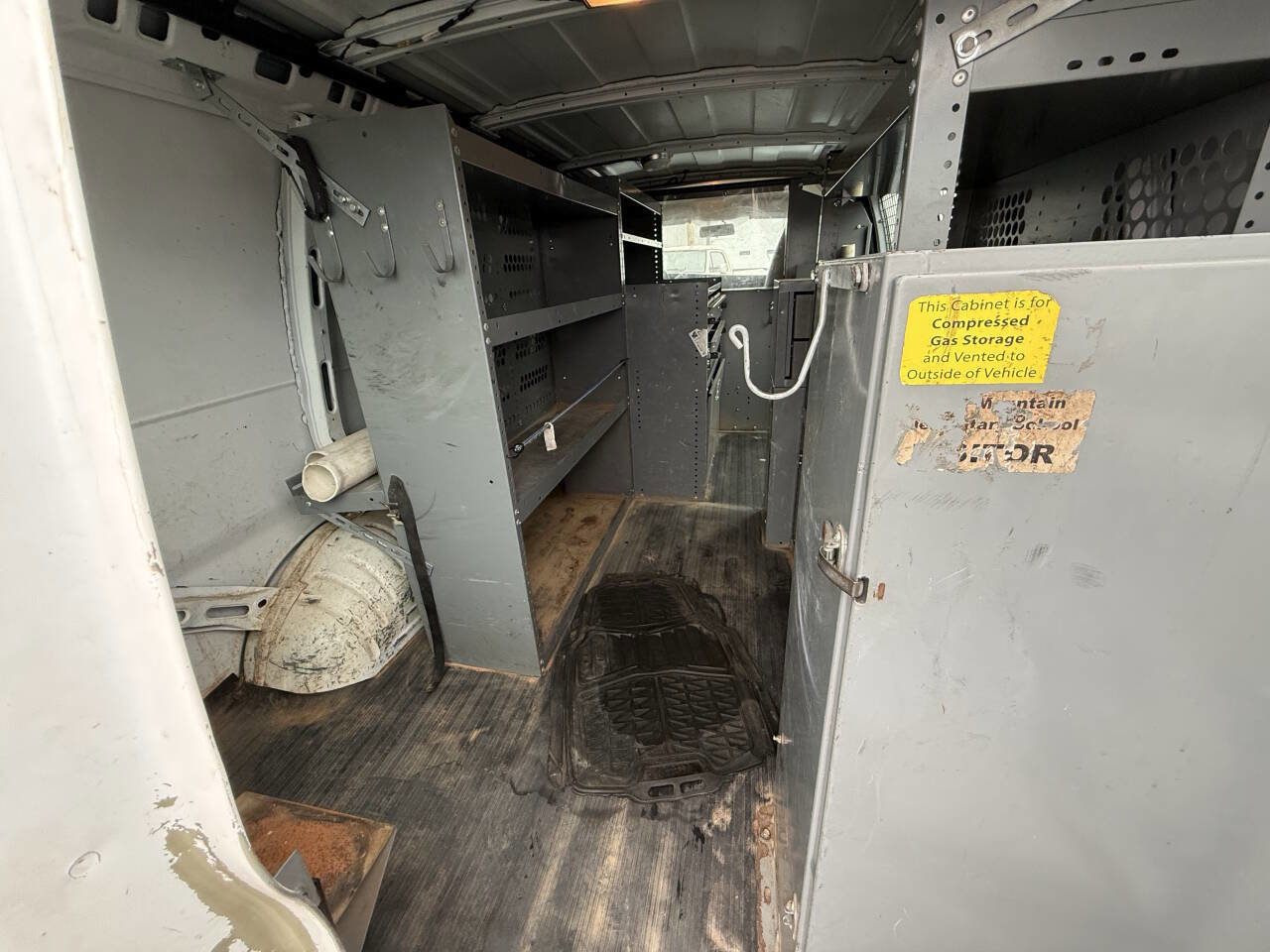 Used 2014 Chevrolet Express 2500 image 15