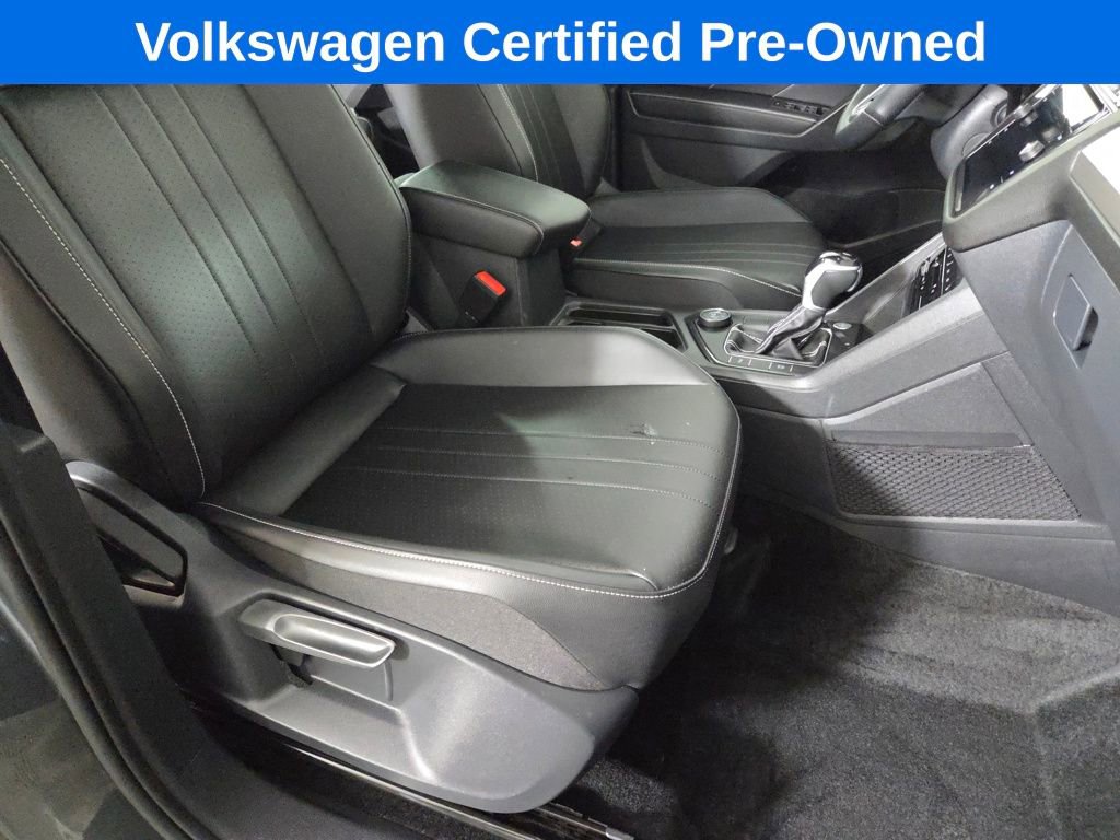Certified 2023 Volkswagen Tiguan SE R-Line image 25