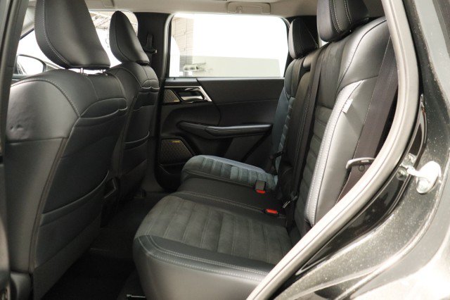 New 2026 Mitsubishi Outlander SE FWD image 23