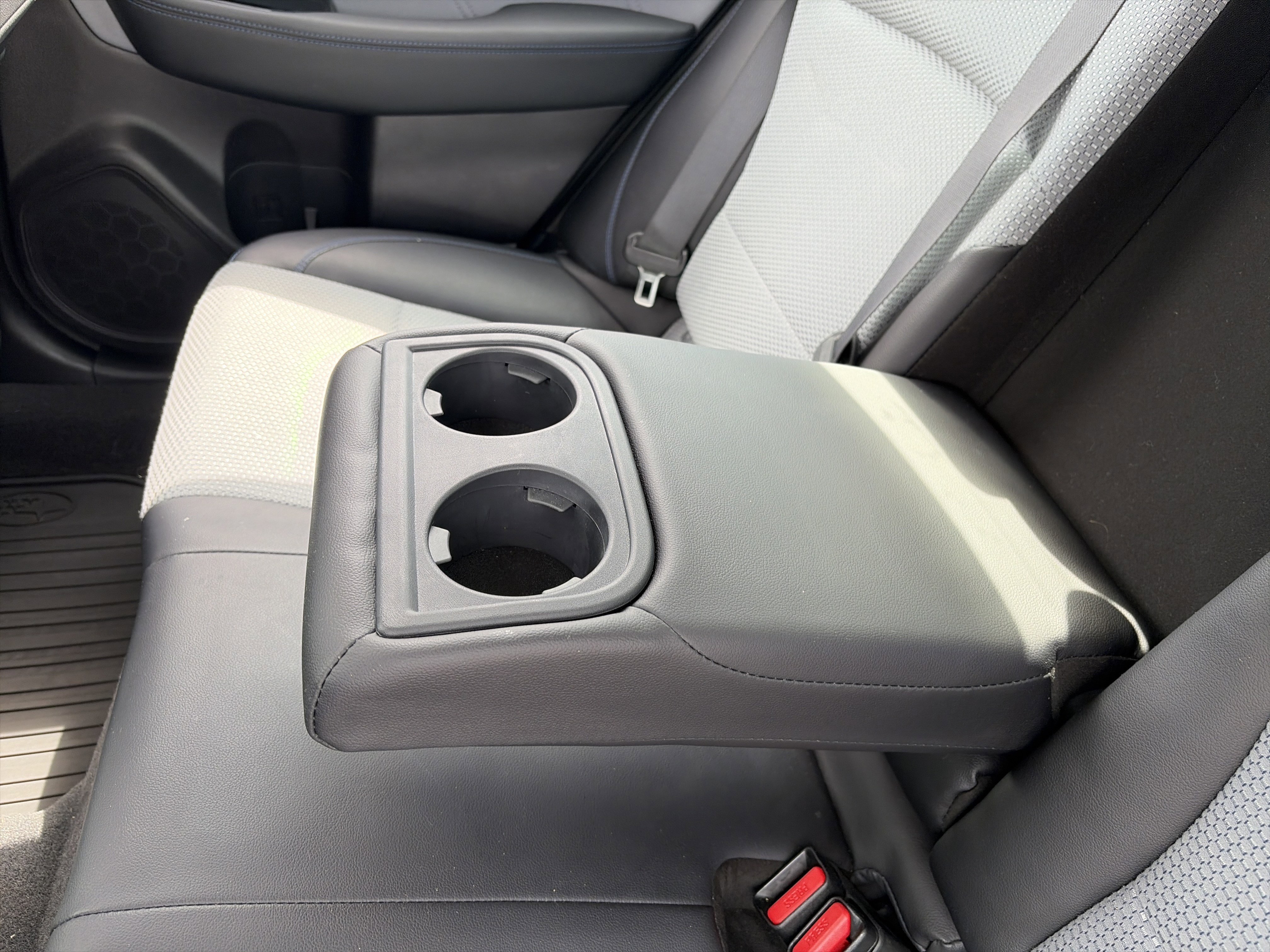 Used 2018 Subaru Legacy 2.5i Sport w/ Cargo Package image 23