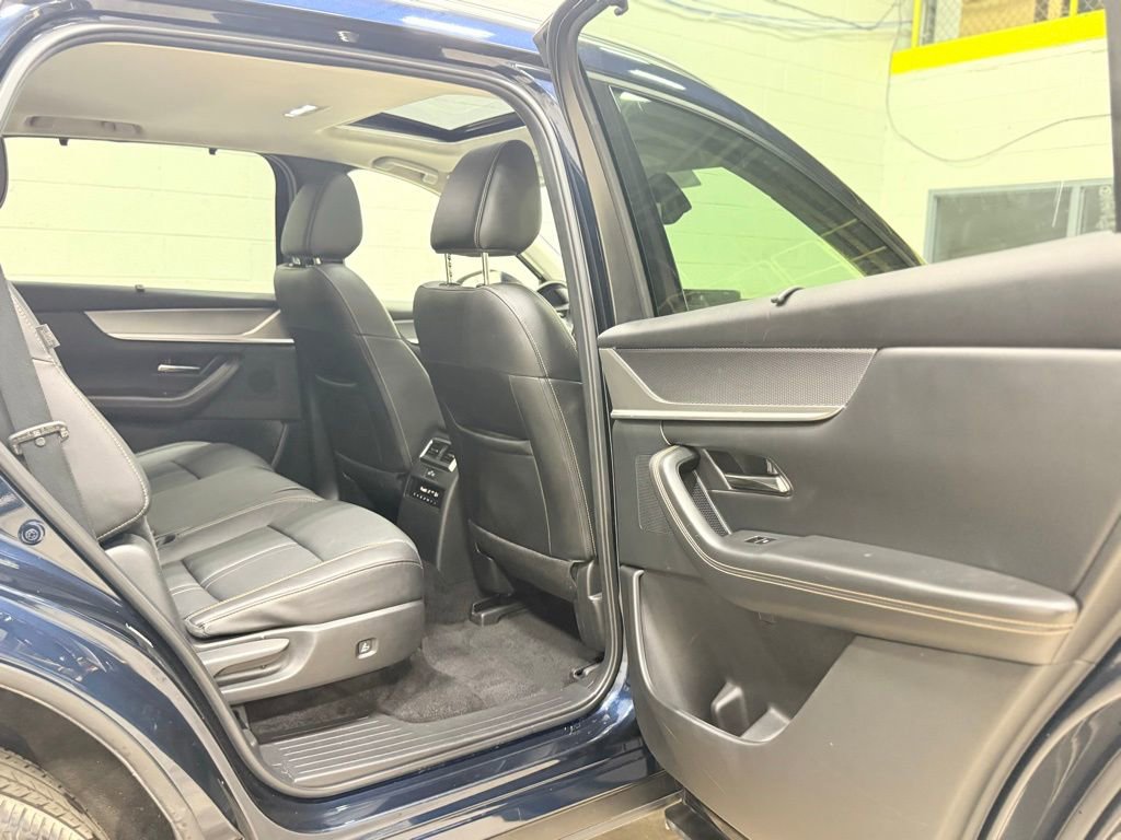 Used 2024 MAZDA CX-90 3.3 Turbo w/ Preferred Package AWD/4WD image 38