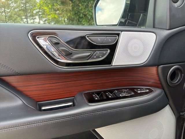 Certified 2022 Lincoln Navigator Reserve AWD/4WD image 7