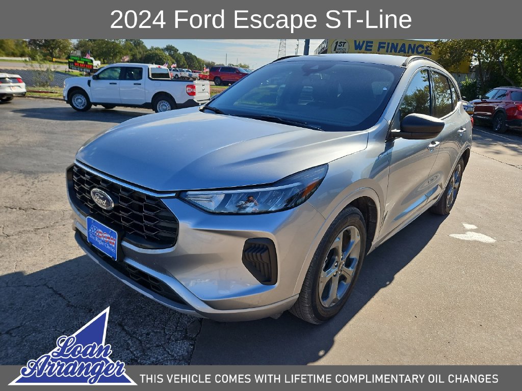 Used 2024 Ford Escape ST-Line w/ Tech Pack #1 FWD image 4
