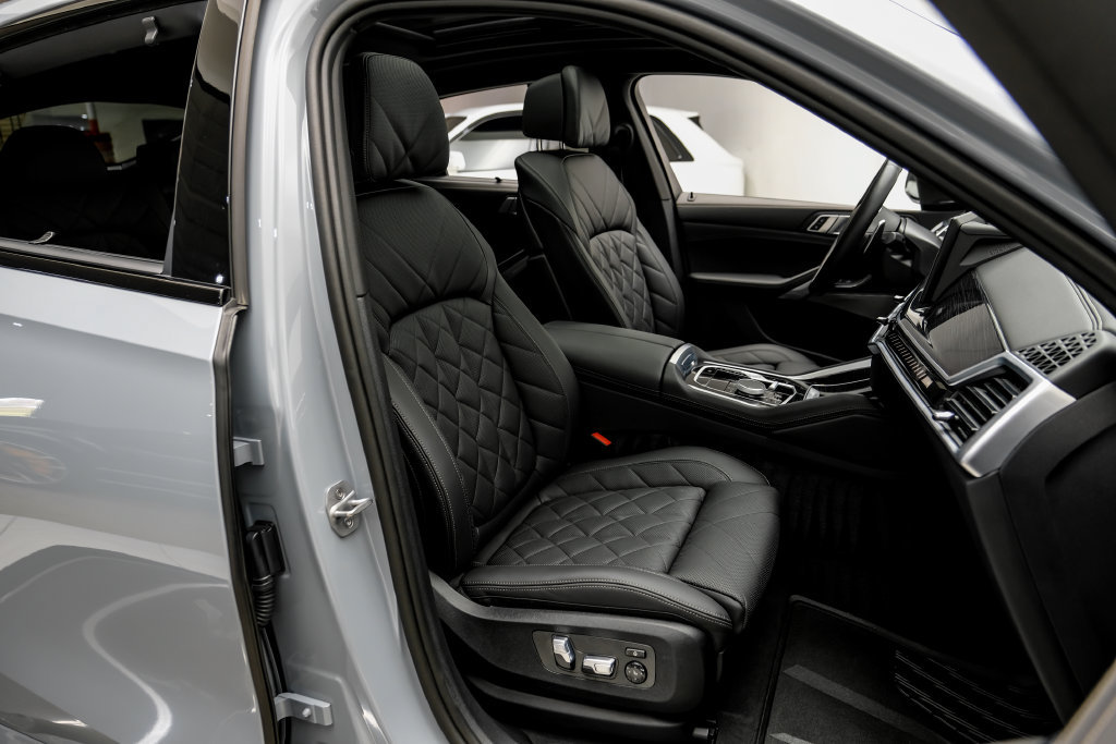 Used 2024 BMW X6 M60i w/ Climate Comfort Package AWD/4WD image 44