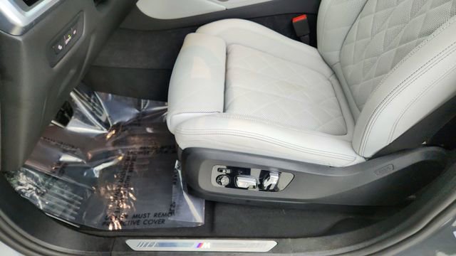 Used 2026 BMW X6 xDrive40i w/ Climate Comfort Package image 35