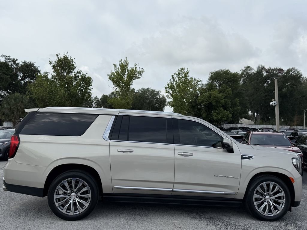 Used 2021 GMC Yukon XL Denali w/ Denali Premium Package RWD image 4