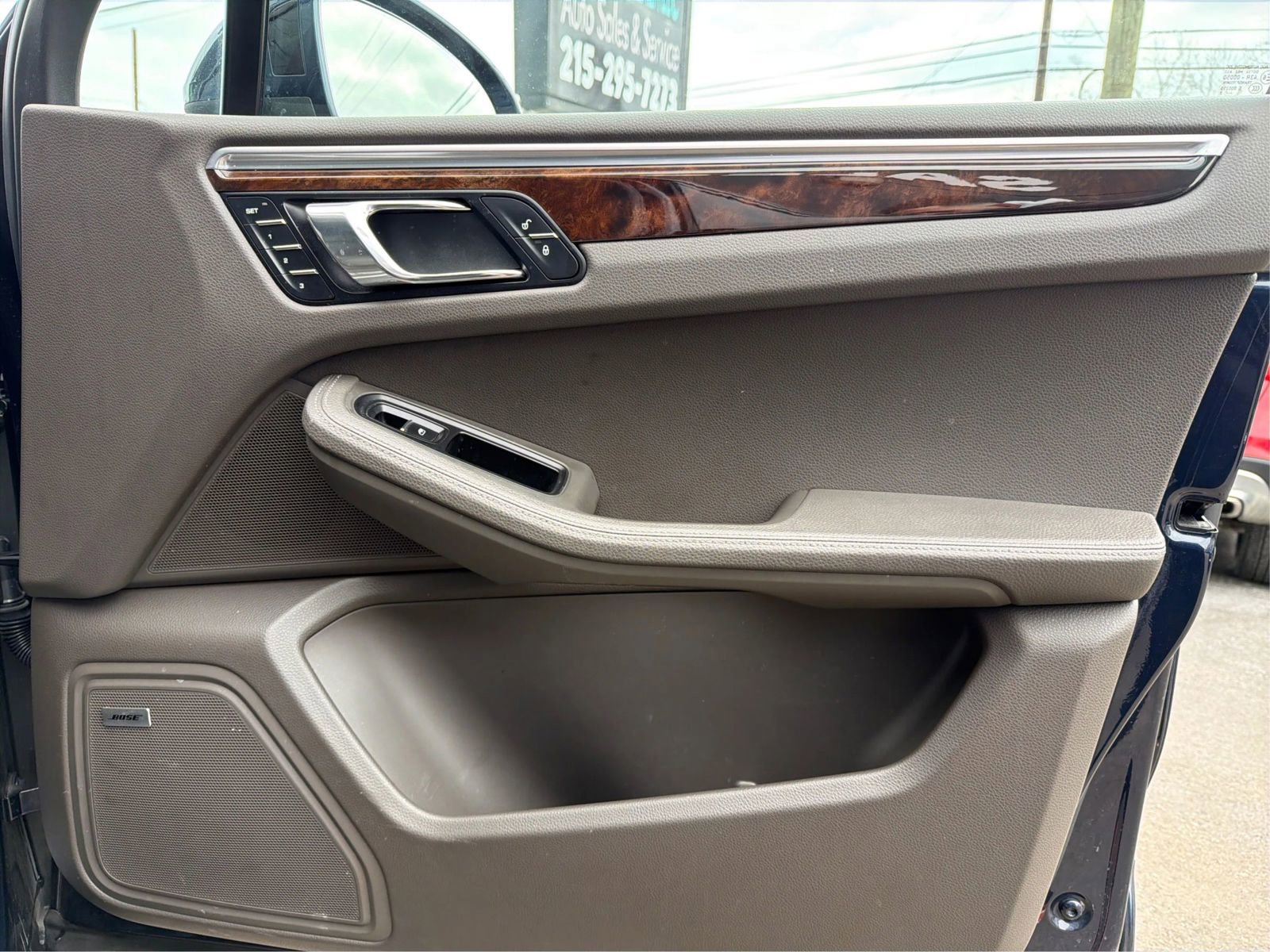 Used 2017 Porsche Macan S image 21