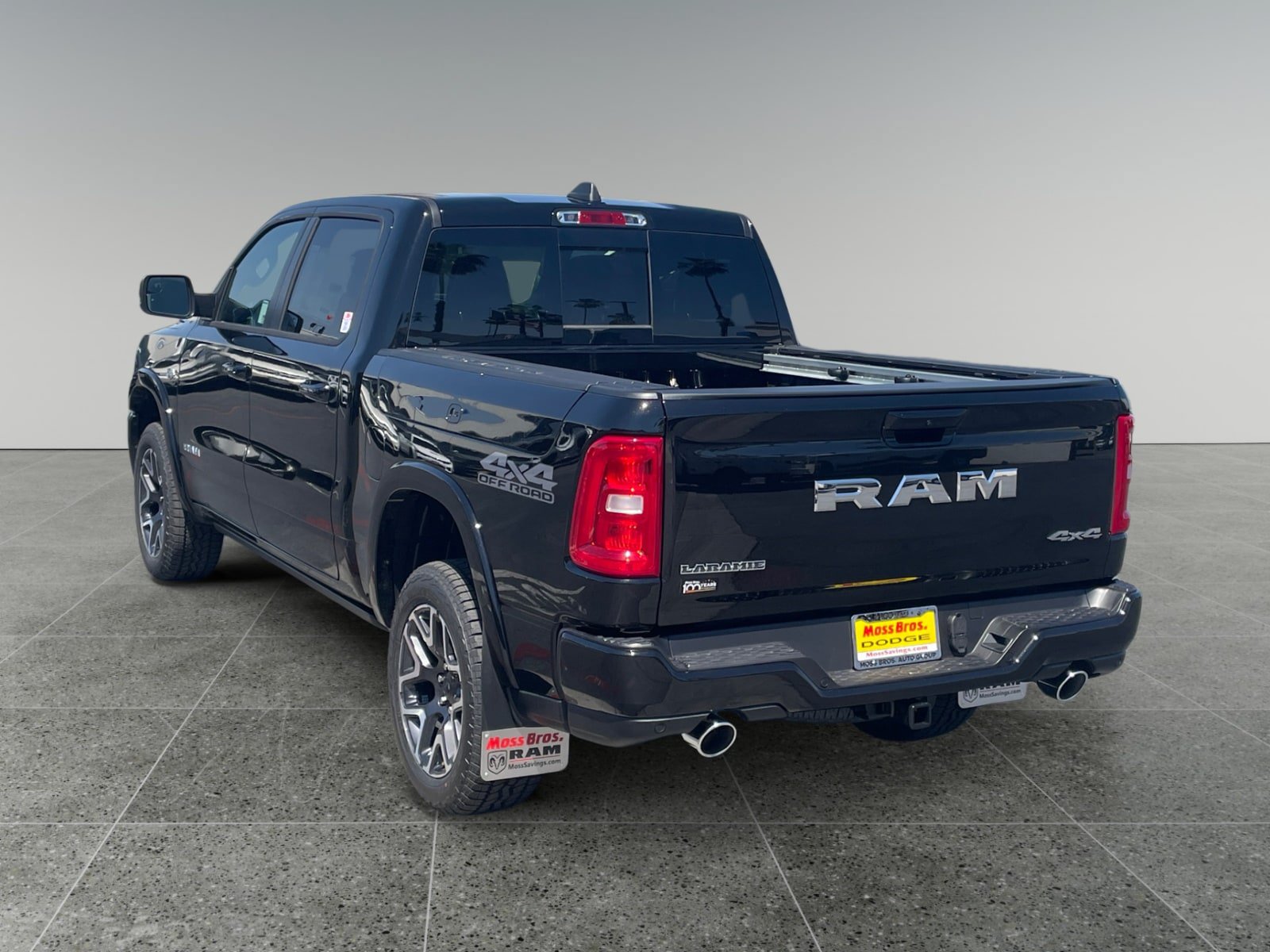 New 2026 RAM 1500 Laramie AWD/4WD image 3
