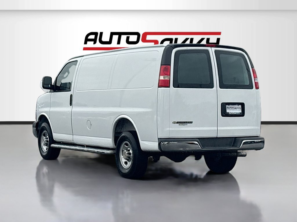 Used 2025 Chevrolet Express 2500 w/ Driver Convenience Package RWD image 5
