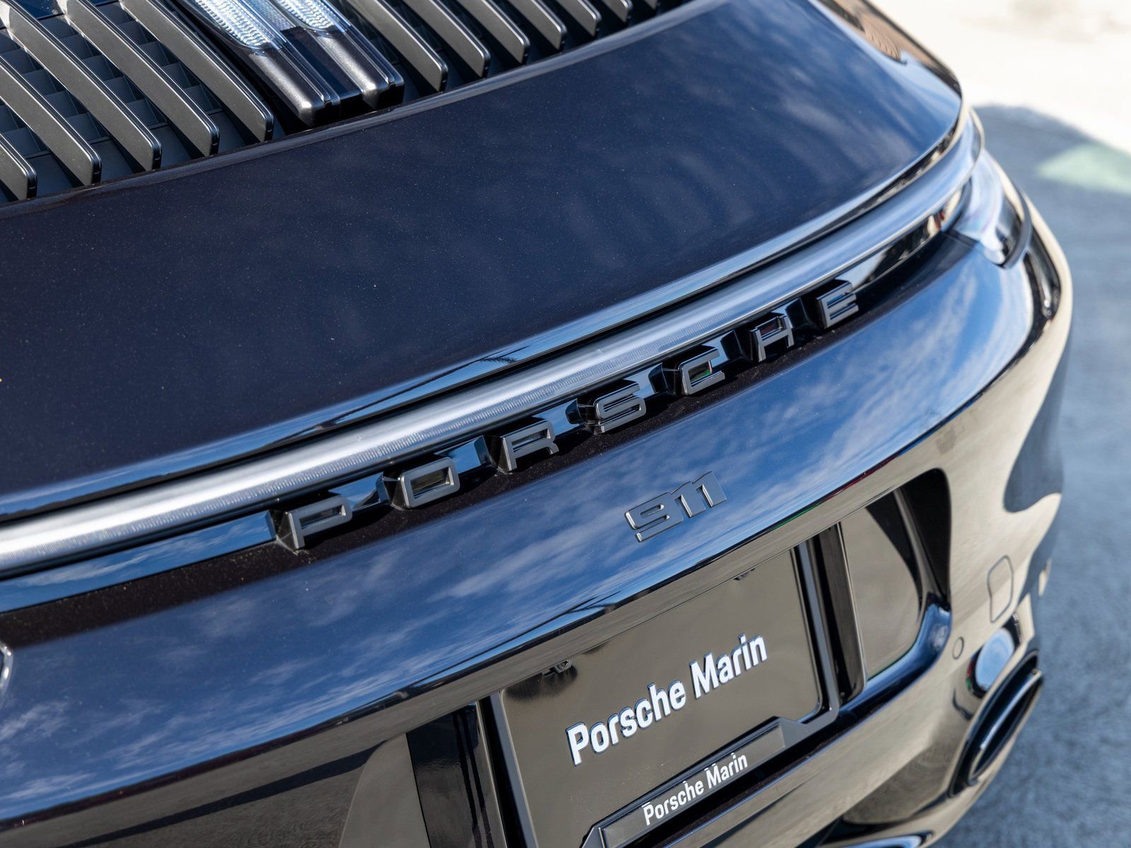 Certified 2022 Porsche 911 50th Anniversary Edition AWD/4WD image 21