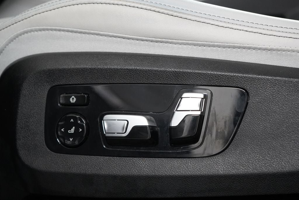Used 2025 BMW X5 M60i w/ Executive Package AWD/4WD image 19