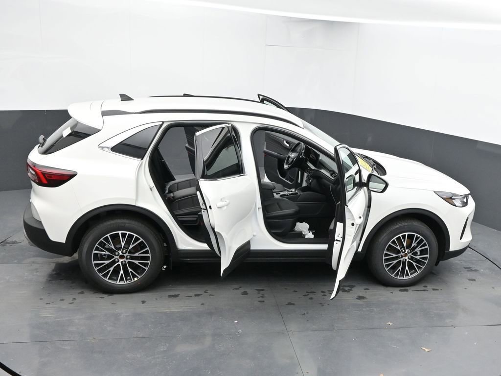 New 2026 Ford Escape SE w/ Class II Trailer Tow Package image 67