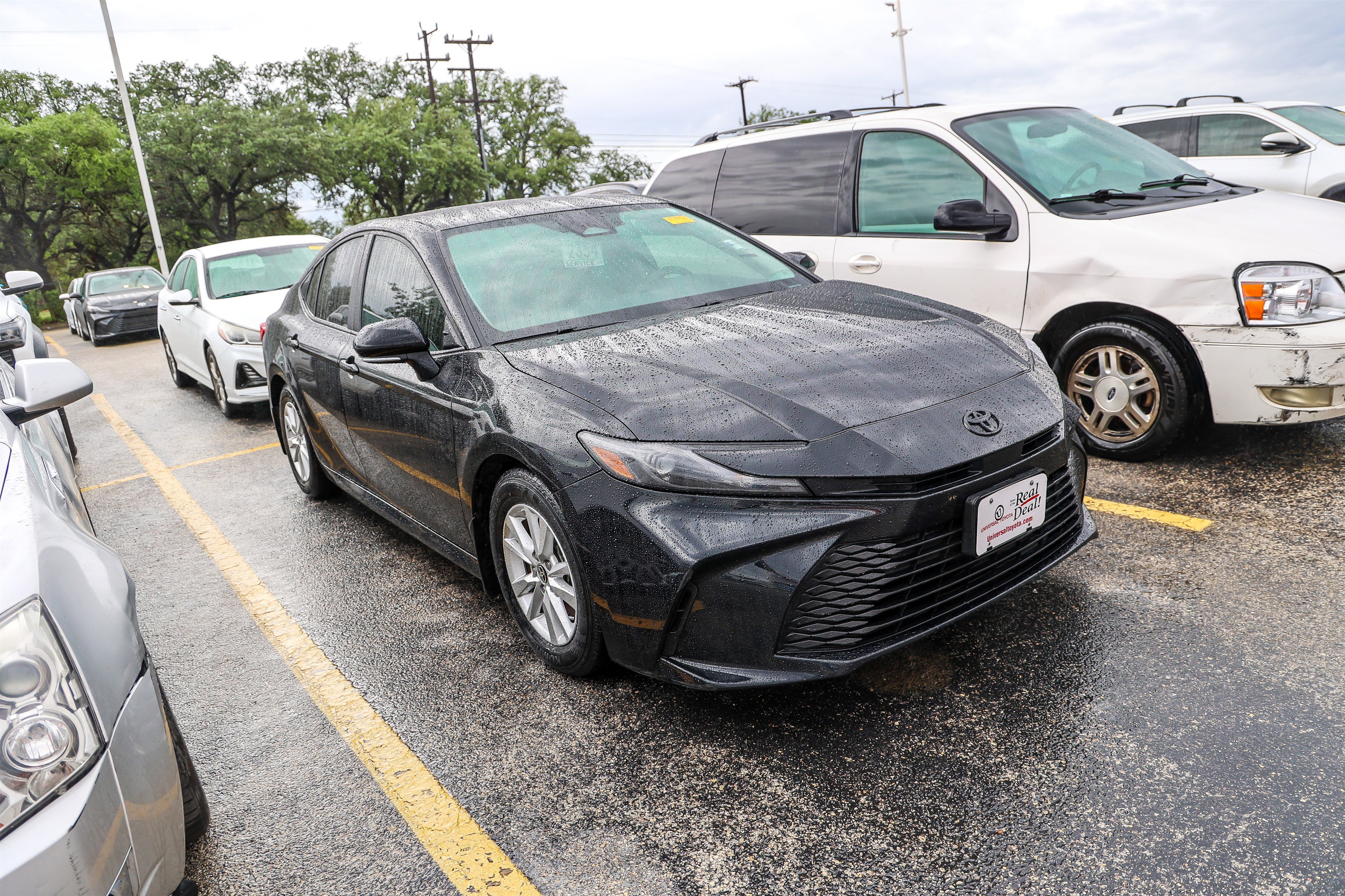 Used 2025 Toyota Camry LE w/ Convenience Package FWD image 6