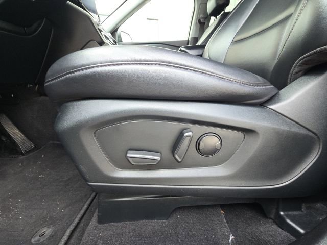 Used 2023 Ford Explorer XLT w/ Equipment Group 202A AWD/4WD image 25