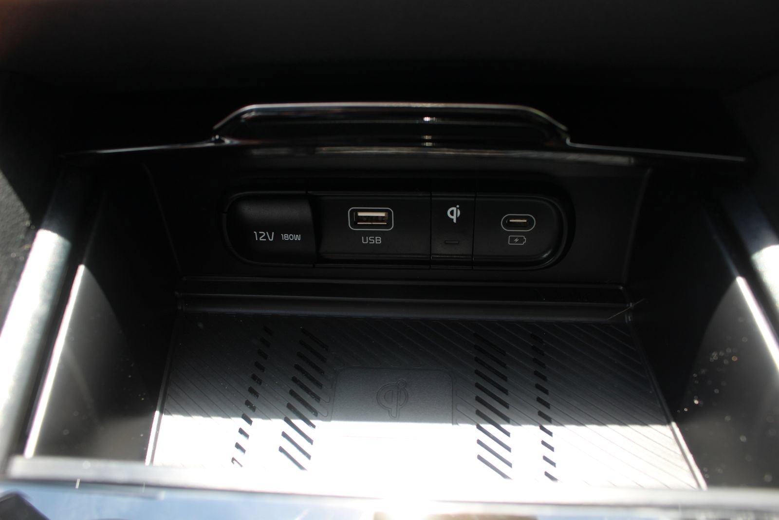 Certified 2025 Kia Sportage SX Prestige AWD/4WD image 34